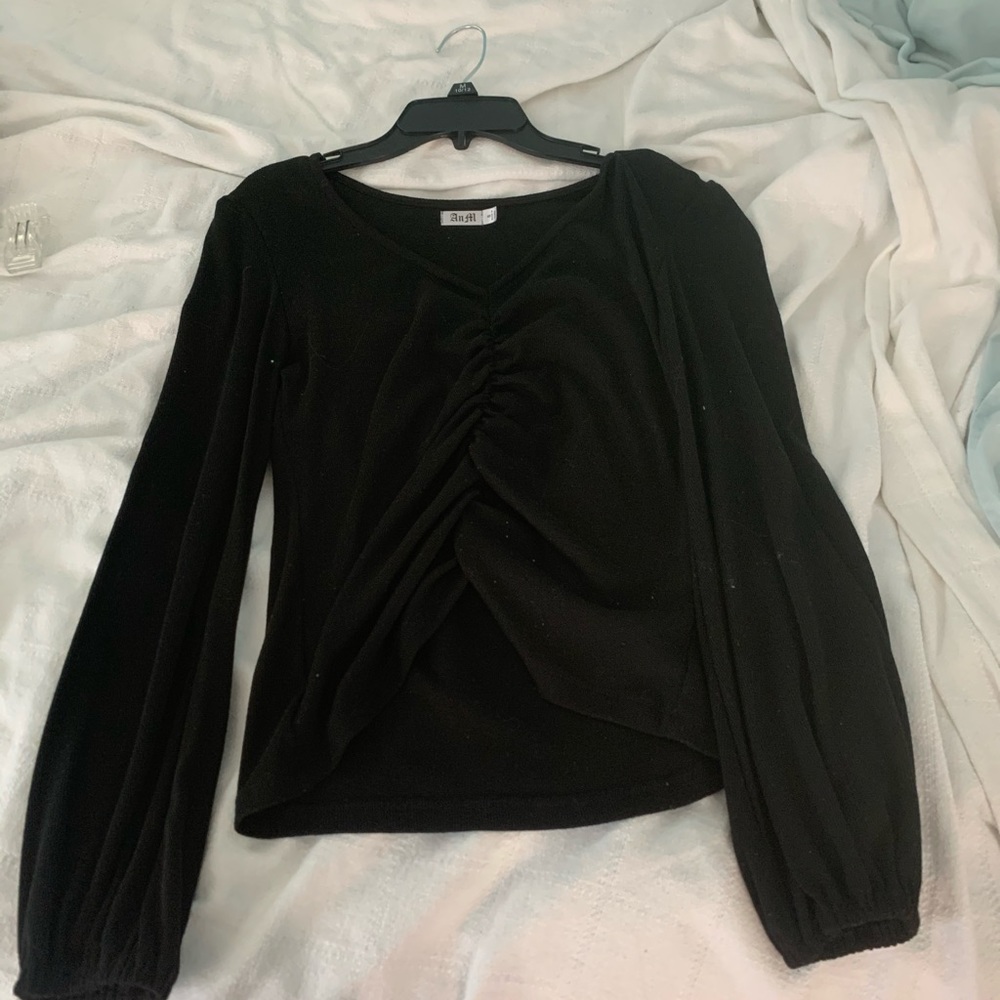 Fitted puffed sleeve blouse